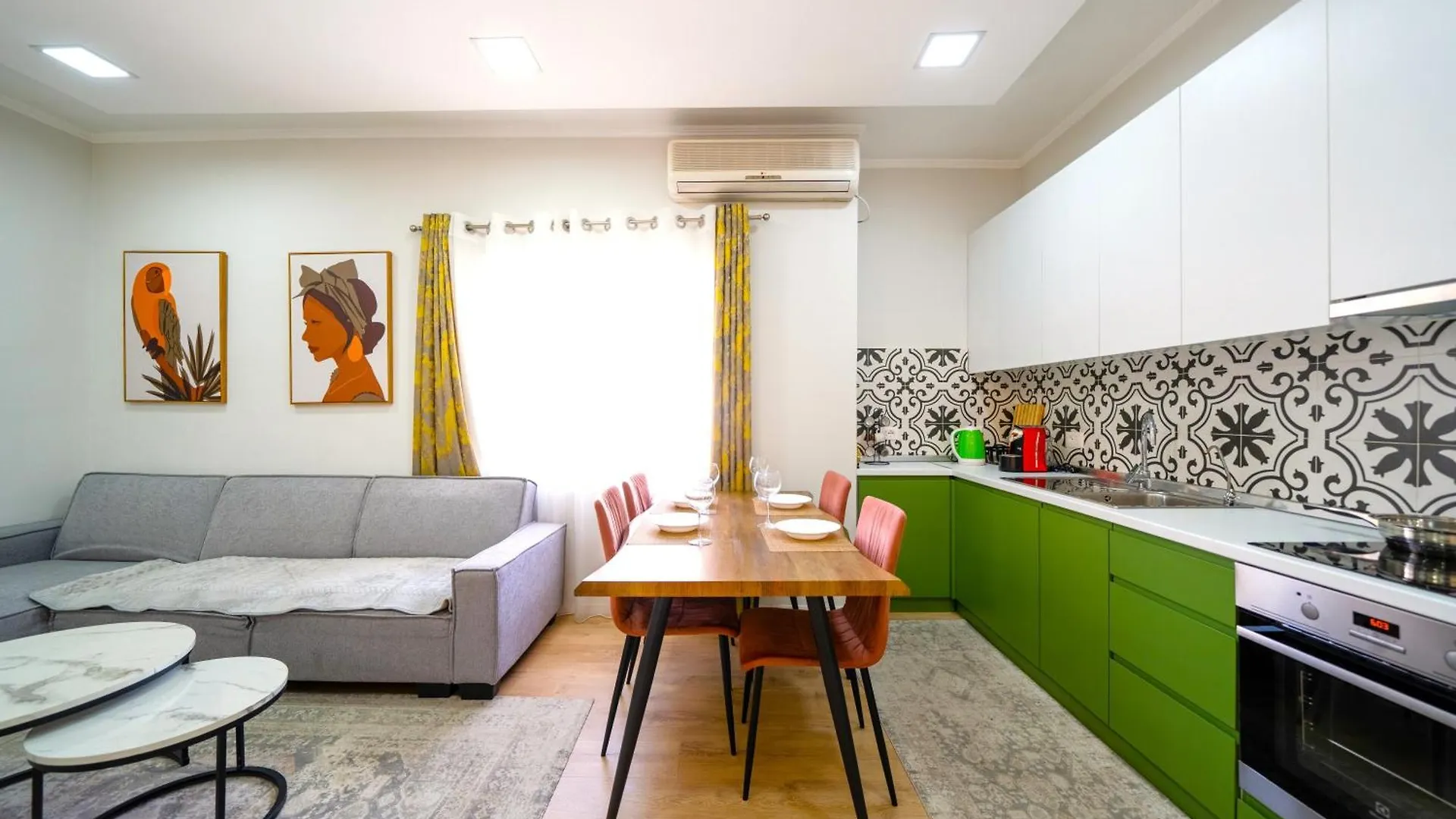 Modern 2 Bedroom Apartment With Balcony In Central Location Tirana