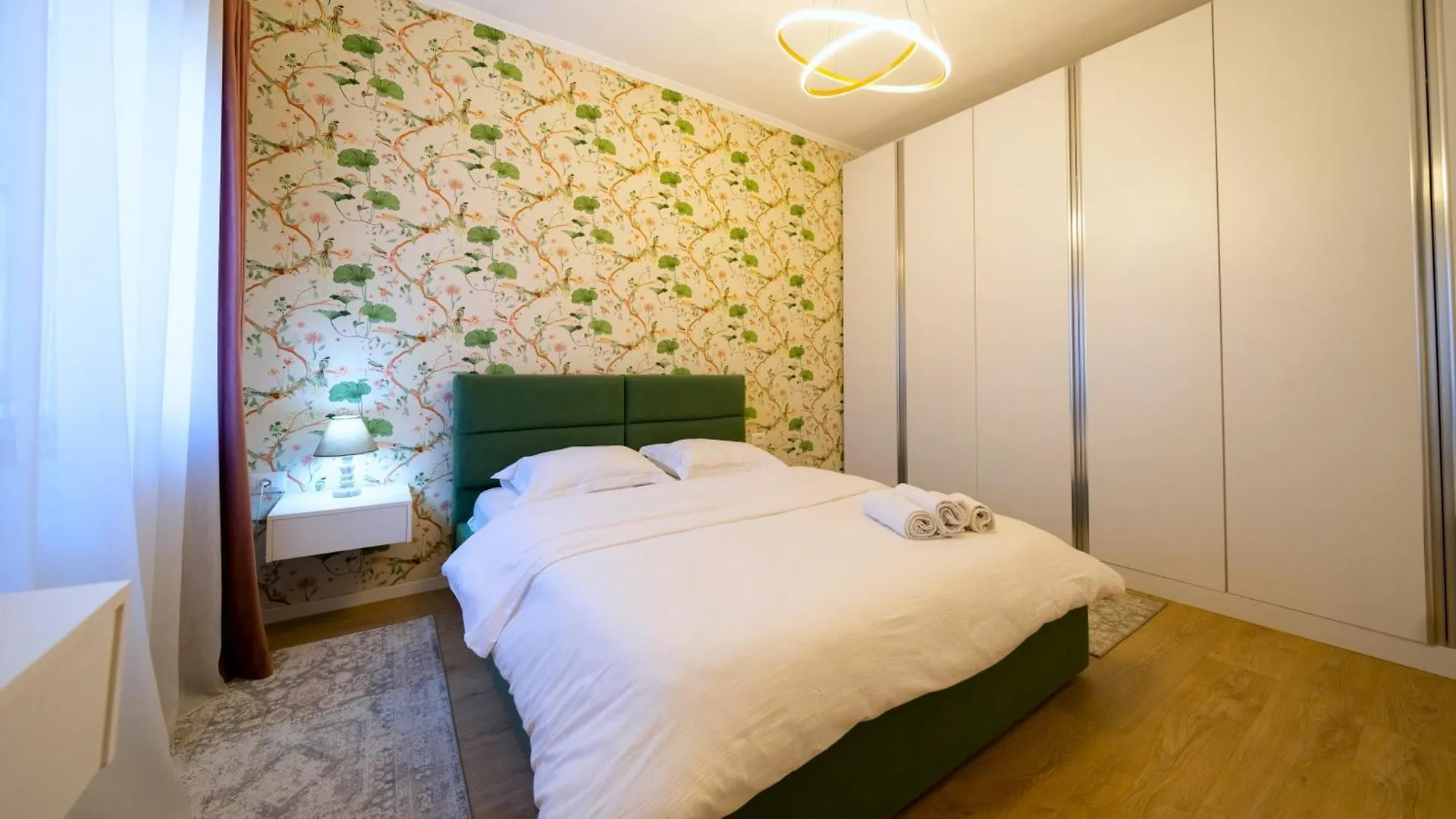 Modern 2 Bedroom Apartment With Balcony In Central Location Tirana